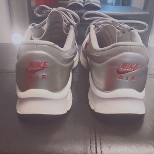 Nike Air Max Jewel size 9.5